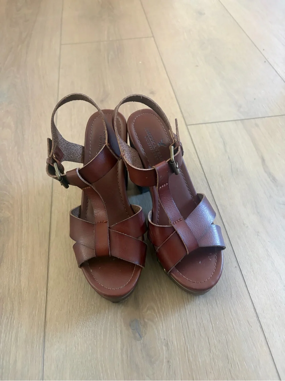 High heels cherry color size 6